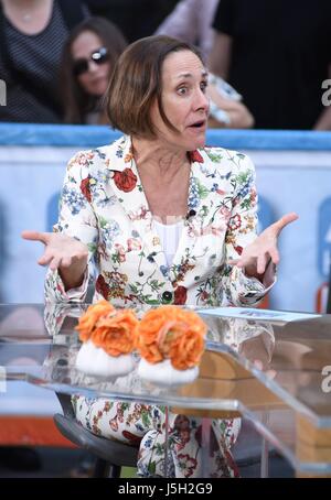 New York, USA. 17. Mai 2017. Laurie Metcalf unterwegs für Promi-Schnappschüsse, 17. Mai 2017. New York, NY 17. Mai 2017. Bildnachweis: Everett Collection Inc/Alamy Live-Nachrichten Stockfoto
