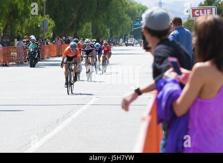 Santa Clarita, USA. 17. Mai 2017. Bühne Führer Evan Huffman, Rob Britton, Lennard Hofstede, Mathias Le Turnier und Gavin Mannion 200 Meter vor der Ziellinie. Bildnachweis: John Geldermann/Alamy Live-Nachrichten Stockfoto