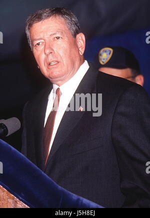 1. Januar 2011 - K22963AR-WTC-Angriff-Pressekonferenz. PIER 92 NYC 09/21/01.FBI DIREKTOR ROBERT MUELLER. ATTORNEY GENERAL JOHN ASHCROFT. ANDREA RENAULT / 2001 Credit: Kugel-Photos/ZUMAPRESS.com/Alamy Live-Nachrichten Stockfoto