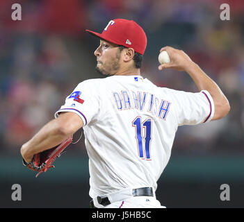 Arlington, Texas, USA. 16. Mai 2017. Yu Darvish (Rangers) MLB: Texas Rangers Krug Yu Darvish während des Major League Baseball Spiels gegen die Philadelphia Phillies im Globe Life Park in Arlington in Arlington, Texas, Vereinigte Staaten von Amerika ab. Bildnachweis: AFLO/Alamy Live-Nachrichten Stockfoto