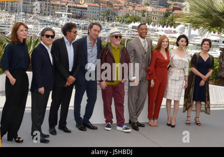 11. Mai 2016 - Cannes, Frankreich - CANNES, Frankreich - Mai 17: (L-R) Jurymitglieder Agnes Jaoui, Fan Bingbing, Jessica Chastain und Will Smith, Präsident der Jury Pedro Almodovar und Jurymitglieder Paolo Sorrentino, Gabriel Yared und Park Chan-Wook besuchen die Jury Fototermin während der 70. jährlichen Cannes Film Festival im Palais des Festivals im 17. Mai 2017 in Cannes, Frankreich (Credit Bild : © Friedrich Injimbert über ZUMA Draht) Stockfoto