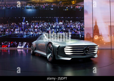 FFRANKFURT - 23 SEPTEMBER: Der Mercedes-Benz "Concept IAA" (intelligente aerodynamische Automobile) September 23, 2015 in Frankfurt am Main, Deutschland Stockfoto