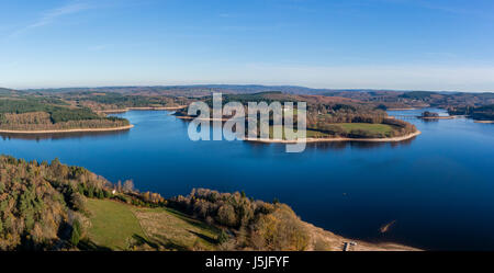 Frankreich, Haute Vienne, Creuse und Vassivière See, Insel von Vassivière und dem Internationalen Zentrum für Kunst und Landschaft in der Mitte (Luftbild) Stockfoto