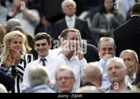 MIKE ASHLEY NEWCASTLE EIGENTÜMER NEWCASTLE UNITED V ARSENAL ST. JAMES PARK NEWCASTLE ENGLAND 19. Mai 2013 Stockfoto