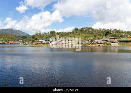 See in der Kuomintang chinesischen Dorf Mae Aw oder Baan Rak Thai, Mae Hong Son, Thahiland Stockfoto