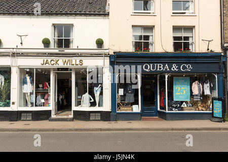 Jack Wills und Quba und co Kleidung Geschäfte neben einander in Southwold, Suffolk UK Stockfoto