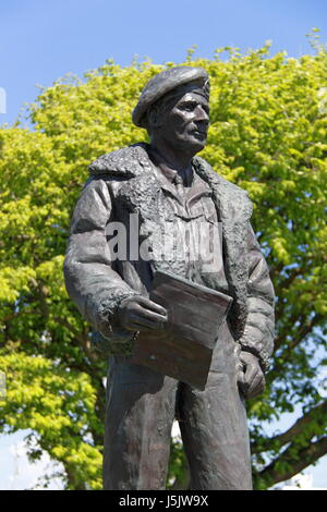 Feldmarschall Viscount Montgomery statue gegenüber D-Day Museum, Southsea, Portsmouth, Hampshire, England, Großbritannien, USA, UK, Europa Stockfoto