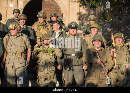 Belorado, Spanien - 6. Mai 2017: Soldaten während des 2. Weltkrieges Reenactment, militärische historische Rekonstruktion der Schlacht von Salerno 1943, am 6. Mai 2 Stockfoto