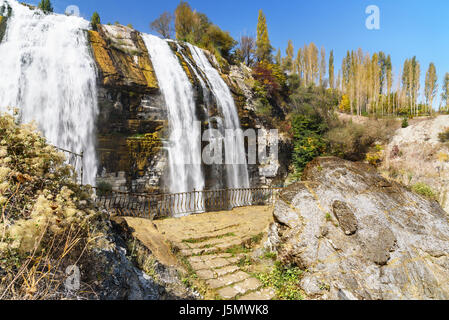 Tortum Wasserfall ist der größte Wasserfall und es ist eines der bemerkenswertesten Naturschätze der Türkei Stockfoto