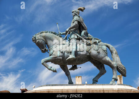 Das bronzene Reiterstandbild von König Joao i., des Bildhauers Leopoldo de Almeida, auf dem Platz des Feigenbaumes (Praca da Figueira) im zentralen Teil Lis Stockfoto