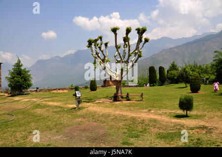 Pari Mahal Moghal Garten,, Landschaft, die Wohnstätte der Feen, Spaziergang durch Pari Mahal in Srinagar, Chashme Shahi und Pari Mahal (© Saji Maramon) Stockfoto