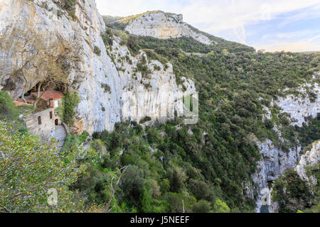 Frankreich, Pyrenäen Orientales, Saint Paul de Fenouillet, Galamus Gorges und Saint Antoine Einsiedelei auf der Klippe Stockfoto