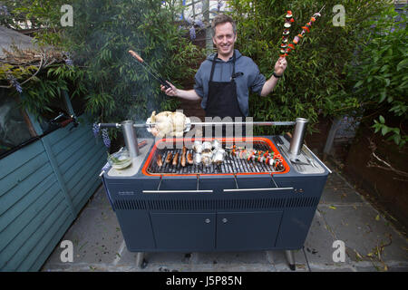 Hestons Everdure Hub Grill, große, graue Monolith ein neues Genre von Michelin-Sternen ausgezeichneten Grills, London, England, UK Stockfoto