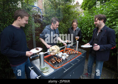 Hestons Everdure Hub Grill, große, graue Monolith ein neues Genre von Michelin-Sternen ausgezeichneten Grills, London, England, UK Stockfoto