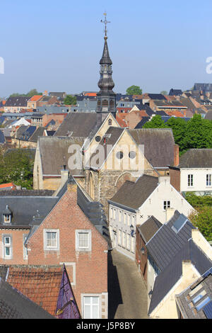 Fassade von der 13. Jahrhundert gotische St. Katharinen-Kirche in der Beginenhof in Tongeren, Belgien Stockfoto