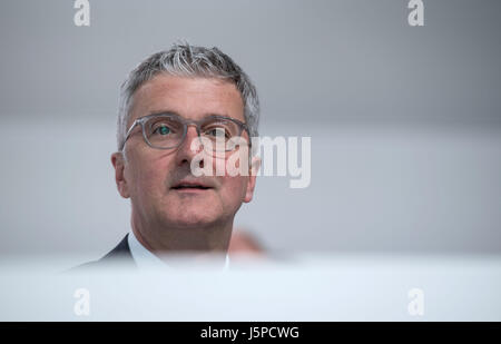 Neckarsulm, Deutschland. 18. Mai 2017. Rupert Stadler, Audi AG Vorsitzender des Vorstands, bei der Audi AG Hauptversammlung in Neckarsulm, Deutschland, 18. Mai 2017 abgebildet. Foto: Marijan Murat/Dpa/Alamy Live News Stockfoto