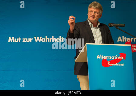 Stuttgart-Bad Cannstatt, Deutschland. 18. Mai 2017. AfD-Bundesvorsitzender Jörg Meuthen spricht bei der Auftaktveranstaltung der AfD Baden-Württemberg Kapitel (Eidgenössische Gesetzgeber) Bundestagswahlkampf in Stuttgart-Bad Cannstatt, Deutschland, 18. Mai 2017. Foto: Daniel Maurer/Dpa/Alamy Live News Stockfoto