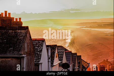 Chesil Beach, Portland. 18. Mai 2017. Großbritannien Wetter. Wunderschönen Sonnenuntergang über Chesil Beach und Portland Credit: Stuart Fretwell/Alamy Live-Nachrichten Stockfoto