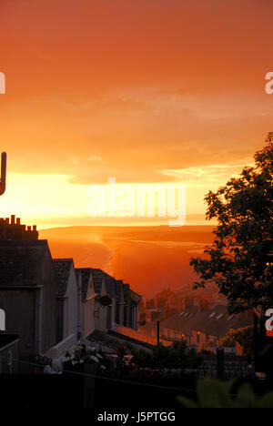 Chesil Beach, Portland. 18. Mai 2017. Großbritannien Wetter. Wunderschönen Sonnenuntergang über Chesil Beach und Portland Credit: Stuart Fretwell/Alamy Live-Nachrichten Stockfoto