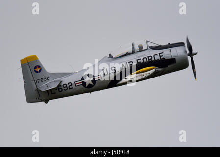 North American Aviation t-28 Trojan ist ein Kolbenmotor-militärisches Schulflugzeug einst durch die United States Air Force und US Navy Stockfoto