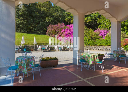 Außen-Bereich und Garten im Hotel du Parc in Stresa, Lago Maggiore, Italien im April Stockfoto
