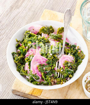 Kale Salat mit Tonda di Chioggia Stockfoto