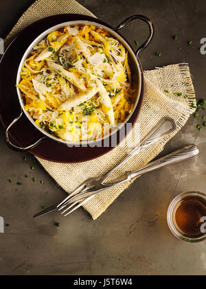 Schwäbische Nudeln mit Sauerkraut und Kürbis Stockfoto