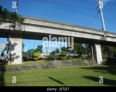 0201 Barangay Industrial Tal komplexe LRT Line 21 Marcos Brücke Marikina Fluss Stockfoto