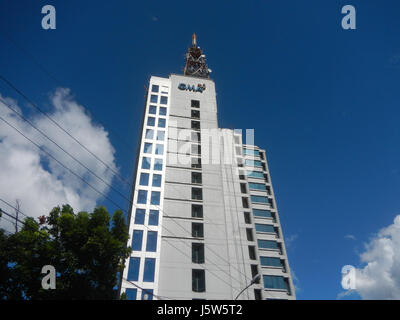 Das GMA Network Center befindet sich an der Timog Avenue in Quezon City und ist ein bedeutender Sendepunkt auf den Philippinen. Es ist bekannt für seine Rolle in der Fernsehproduktion und in den Mediendiensten. Stockfoto