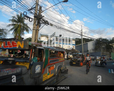 Dieser Eintrag bezieht sich auf verschiedene Sehenswürdigkeiten in Barangay Mambugan, Mayamot und Masinag, die sich in der Nähe des LRT in Antipolo City befinden. Es zeigt wichtige Standorte und Verkehrsinfrastrukturen in der Region auf. Stockfoto