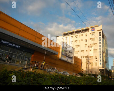 01081 Barangay Mayamot SM Stadt Krankenhäuser Masinag Wahrzeichen LRT Antipolo City 03 Stockfoto