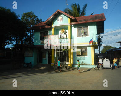 Dieser Eintrag bezieht sich auf verschiedene Straßen und Felder in den Baranggays von Tambubong, Batia und Bocaue in Bulacan, Philippinen. Diese Gebiete sind bekannt für ihre landwirtschaftliche Tätigkeit und ihre kommunale Infrastruktur, mit Straßen, die Ortschaften für Transport und Handel verbinden. Stockfoto