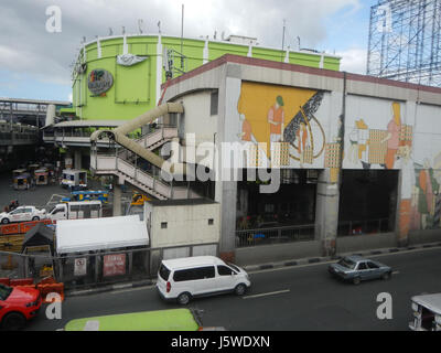 0016 EDSA Taft Avenue MRT Station LRT Fußgängerbrücke Pasay City 01 Stockfoto