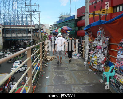 0016 EDSA Taft Avenue MRT Station LRT Fußgängerbrücke Pasay Stadt 25 Stockfoto