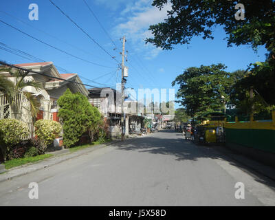 Dieser Eintrag bezieht sich auf die Straßen der Baranggays San Lorenzo und Mangino in Gapan City, Philippinen und hebt die lokalen Straßen und die Infrastruktur innerhalb dieser Baranggays hervor. Sie betont die Rolle dieser Straßen für die täglichen Aktivitäten und die Entwicklung der Gemeinschaft. Stockfoto
