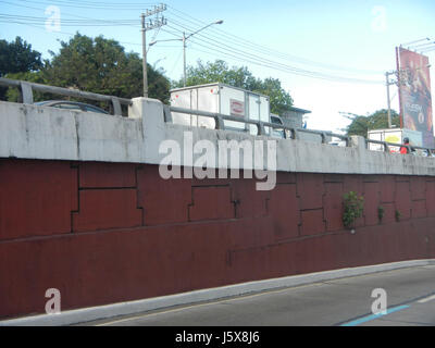 Dieser Eintrag bezieht sich auf die Baranggays (Viertel) von Saint Ignatius, Blue Ridge und andere, zusammen mit wichtigen Straßen wie Boni Serrano und Katipunan Avenue in Quezon City, einem Gebiet von Metro Manila. Stockfoto