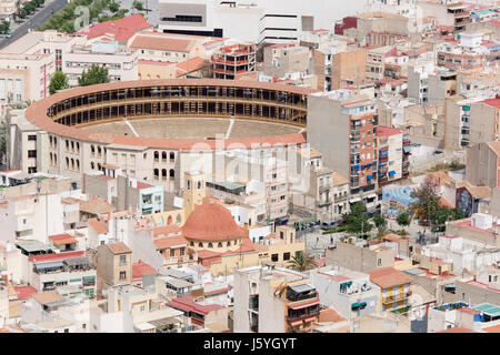 Stierkampfarena von Alicante in Spanien, Foto gemacht von Castillo de Santa Barbara. Stockfoto