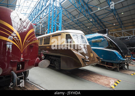 Optimierte Züge das National Railway Museum in York, England, Großbritannien Stockfoto