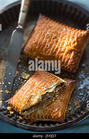 Gepfefferter Steak Blätterteig Stockfoto