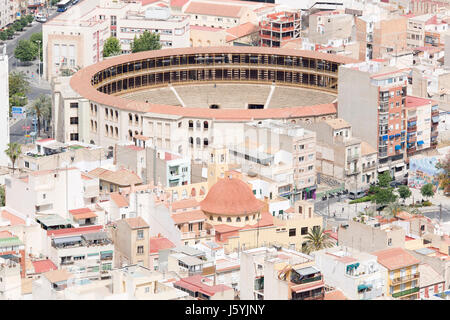 Stierkampfarena von Alicante in Spanien, Foto gemacht von Castillo de Santa Barbara. Stockfoto