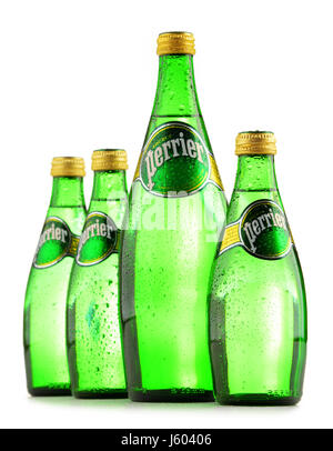 POZNAN, Polen - 24. Juni 2016: Perrier ist eine französische Marke natürliche Mineralwasser zur Verfügung und verkauften weltweit in 140 Ländern. Stockfoto