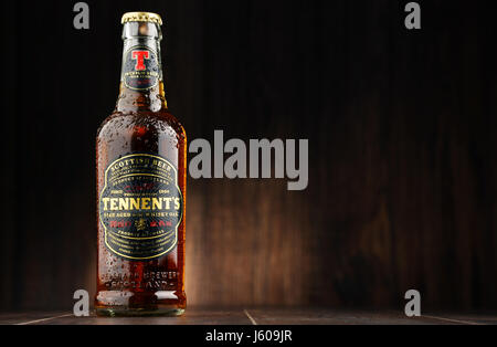 POZNAN, Polen - 12. August 2016: Tennents Whisky Eiche ist eine Marke von Bier Wellpark Brauerei in Glasgow Schottland, Tochtergesellschaft von Anheuser-Busc Stockfoto