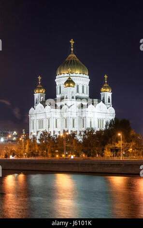 Der Christus der Erlöser-Kathedrale in der Nacht vom Fluss anzeigen Russland, Moskau Stockfoto