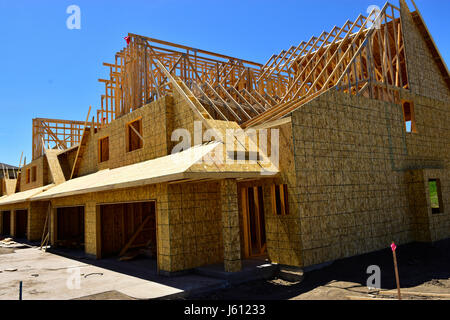 Holzrahmen Wohnbauten im Bau. Stockfoto