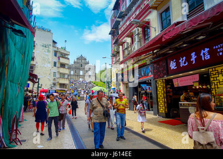 Macao, CHINA - 11. Mai 2017: ein unbekannten Menschen herumlaufen von Macau-Markt in der Nähe der Ruinen von Saint-Paul Kathedrale Stockfoto