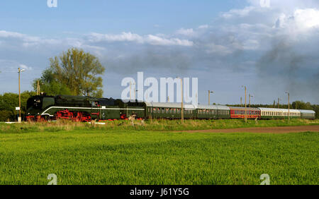 Eisenbahn Lok Zug Motor Rollmaterial Fahrzeug bedeutet Reisen Dampf Stockfoto