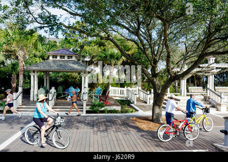 South Carolina, Beaufort County, Hilton Head Island, South Forest Beach, Atlantik, Wasser, Resort, Coligny Beach Park, Zugang zum öffentlichen Strand, Promenade, pavi Stockfoto