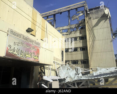 Mosul, Irak. 11. Mai 2017. Bild von dem Eingang zum Notfalles Raum des Krankenhauses Salam, in Mosul, Irak, 11. Mai 2017 aufgenommen. Salam Krankenhaus galt die beste Klinik in Mosul, aber es ist derzeit völlig zerstört, nach dem Kampf mit ISIS. Foto: Jan Kuhlmann/Dpa/Alamy Live News Stockfoto