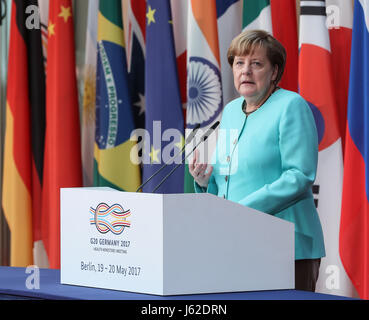 Berlin, Deutschland. 19. Mai 2017. Bundeskanzlerin Angela Merkel hält eine Rede bei der G20 Gesundheitsminister Treffen in Berlin, Hauptstadt Deutschlands, am 19. Mai 2017. Die G20 Gesundheitsminister Treffen startete am Freitag und dauert bis Samstag. Bildnachweis: Shan Yuqi/Xinhua/Alamy Live-Nachrichten Stockfoto