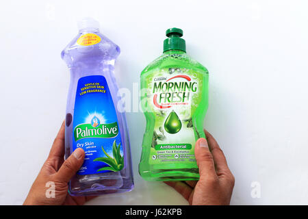 Palmolive Spülmittel auf weißen Hintergrund isoliert Stockfoto